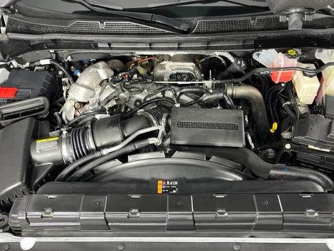 Used 2025 Chevrolet Silverado 2500 LT w/ Convenience Package AWD/4WD image 9