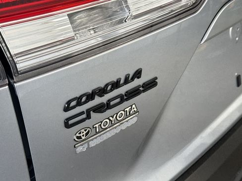 Used 2025 Toyota Corolla Cross AWD Hybrid image 10