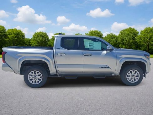 New 2026 Toyota Tacoma SR5 AWD/4WD image 8