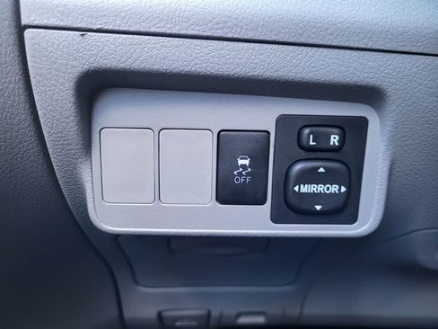 Used 2010 Toyota Corolla LE w/ All Weather Guard Pkg FWD image 27