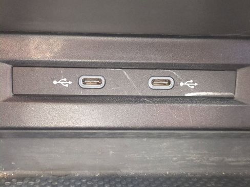 Used 2022 Volkswagen Tiguan SE image 24