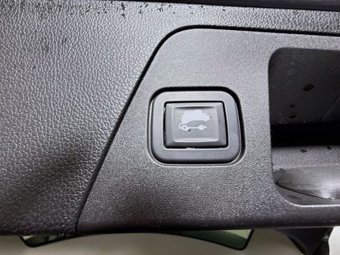 Used 2019 Buick Envision Essence FWD image 42