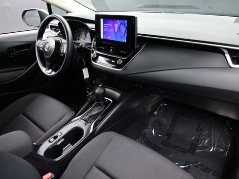 Used 2025 Toyota Corolla LE FWD image 14