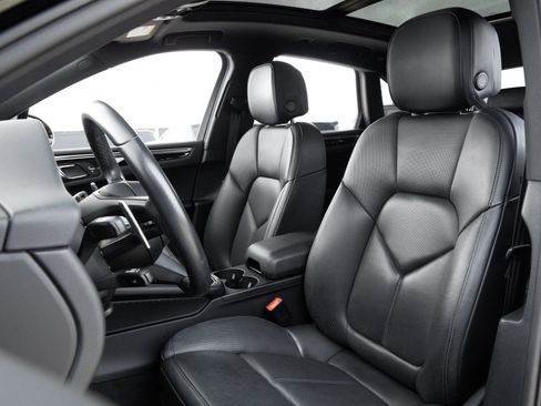 Certified 2023 Porsche Macan S AWD/4WD image 5