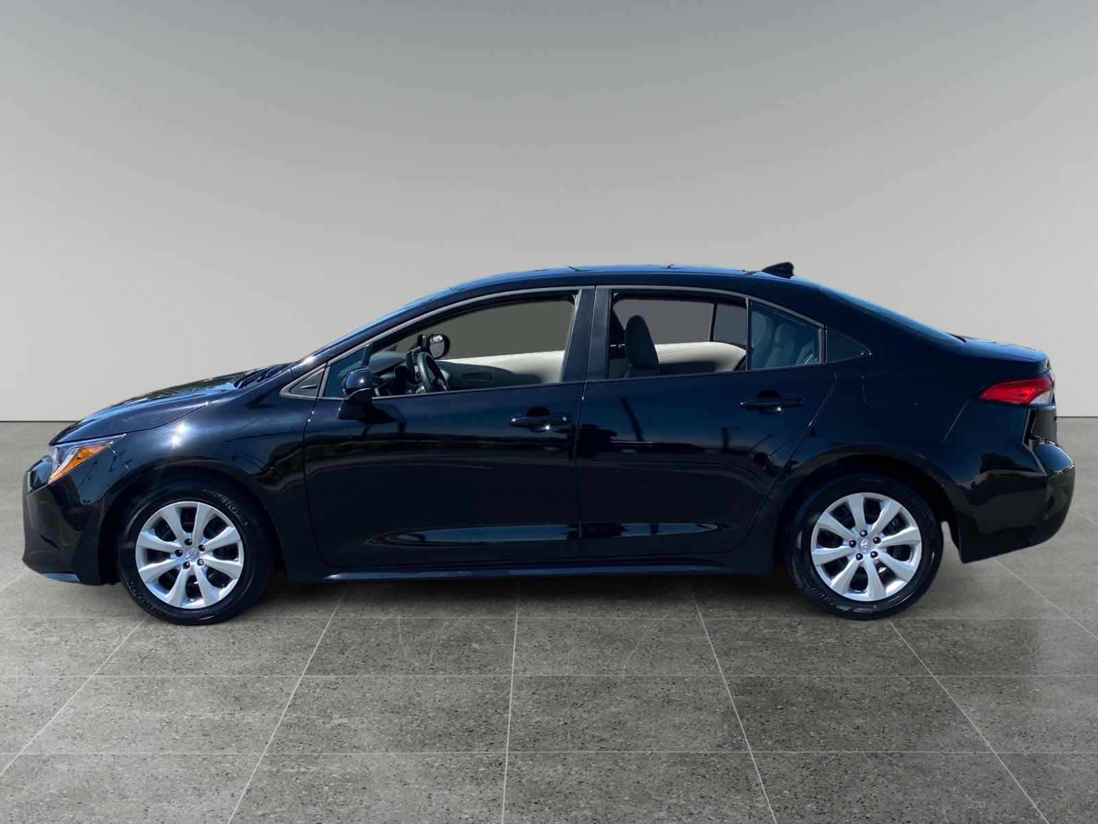Used 2026 Toyota Corolla LE FWD image 2