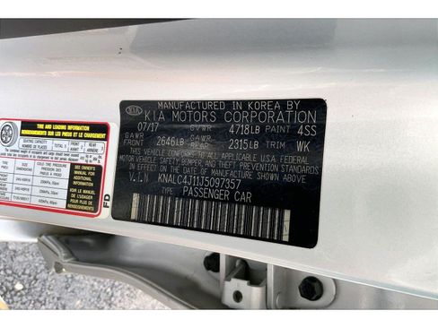 Used 2018 Kia Cadenza Premium w/ Luxury Package FWD image 29