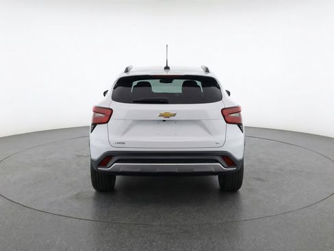 Used 2025 Chevrolet Trax LT image 7