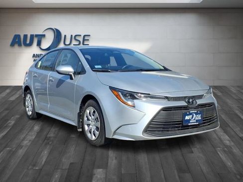 Used 2023 Toyota Corolla LE w/ Carpet Mat Package (TMS) FWD image 12