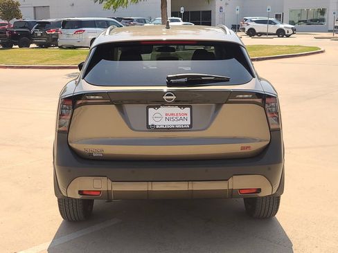 Certified 2025 Nissan Kicks SR FWD image 3