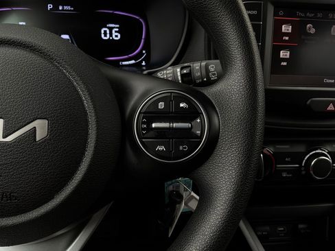 Used 2025 Kia Soul LX w/ LX Technology Package FWD image 32