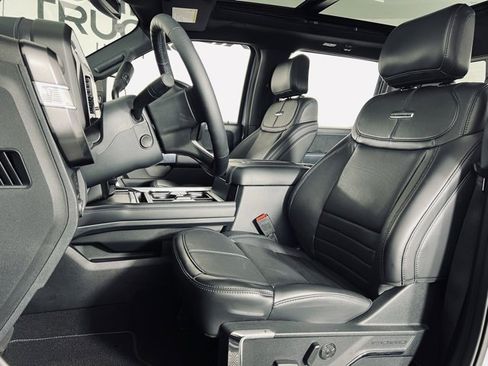 Used 2025 Ford F450 Platinum image 9