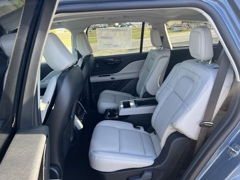 New 2026 Lincoln Aviator Reserve w/ Illumination Package image 11