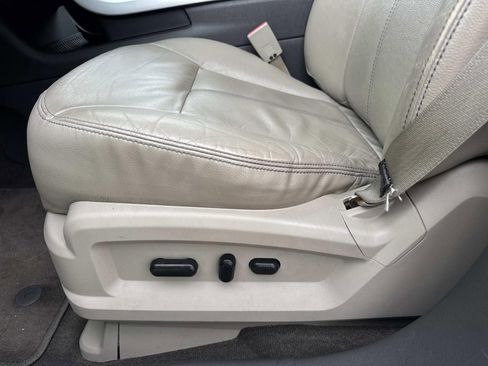 Used 2013 Ford Edge SEL image 17