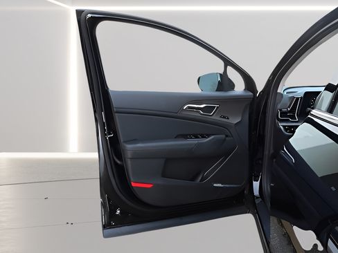 Used 2025 Kia Sportage SX FWD image 11