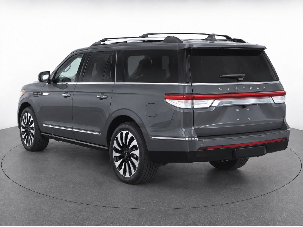 Used 2022 Lincoln Navigator L Black Label AWD/4WD image 3