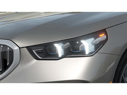 New 2026 BMW i5 eDrive40 w/ Convenience Package image 20