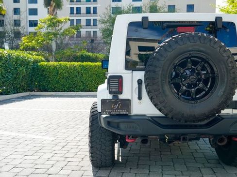 Used 2016 Jeep Wrangler Unlimited Rubicon AWD/4WD image 24