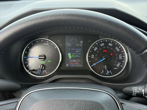 Used 2022 Toyota RAV4 XLE image 34