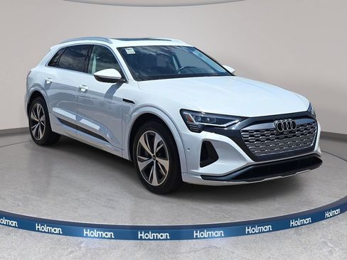 Used 2024 Audi Q8 e-tron Premium Plus w/ Premium Plus Package AWD/4WD image 4