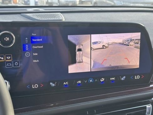 New 2026 Chevrolet Traverse Z71 w/ Enhanced Driving Package image 9