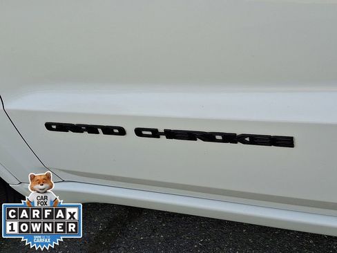 Used 2021 Jeep Grand Cherokee Laredo X image 31