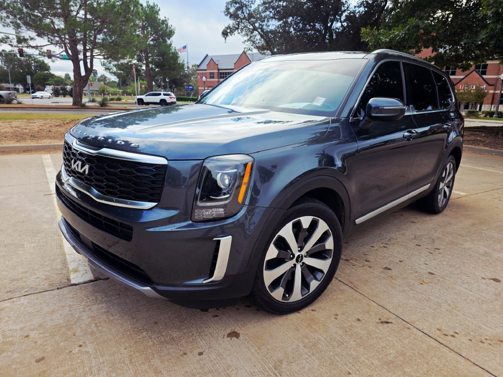 Used 2022 Kia Telluride S AWD/4WD image 3