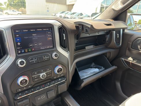 Used 2021 GMC Sierra 1500 SLT AWD/4WD image 21