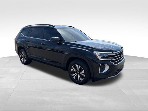 Used 2025 Volkswagen Atlas SE FWD image 8