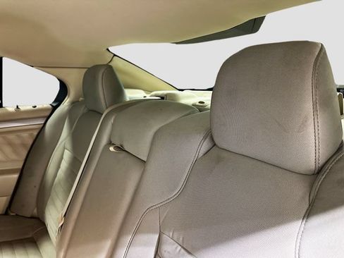 Used 2017 Ford Taurus SE FWD image 23