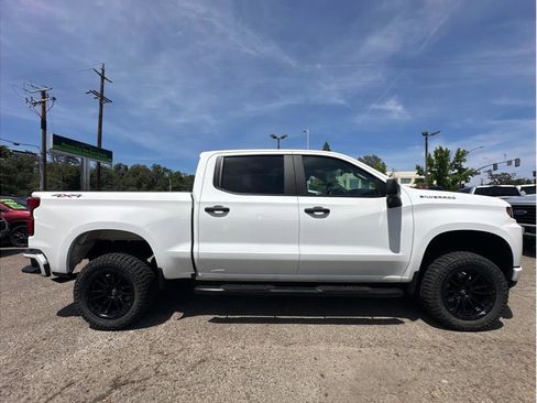 Used 2021 Chevrolet Silverado 1500 Custom AWD/4WD image 9
