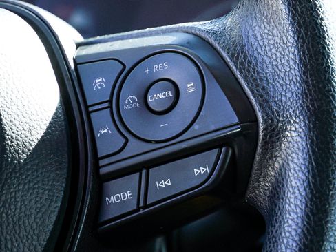Used 2024 Toyota Corolla LE FWD image 32