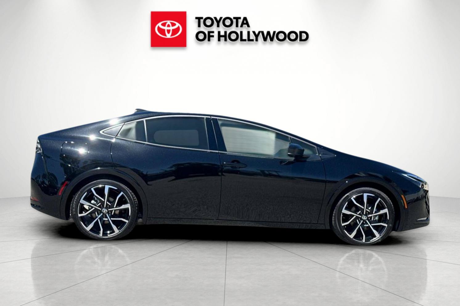 New 2027 Toyota Prius Plug-In Hybrid w/ Limited Premium Package FWD image 3
