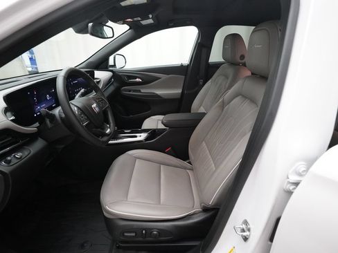 Used 2025 Buick Envista Sport Touring FWD image 7