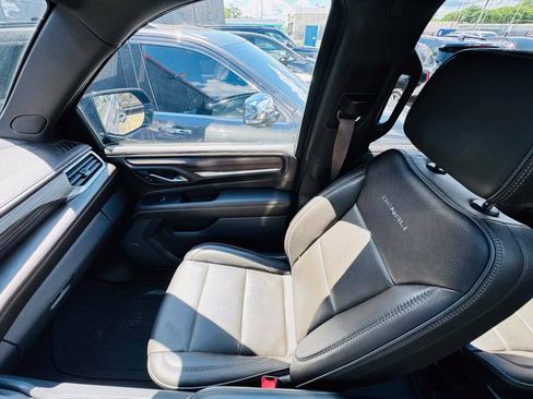 Used 2021 GMC Yukon XL Denali w/ Advanced Technology Package AWD/4WD image 12