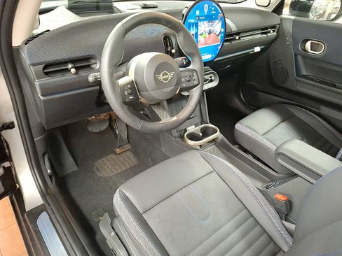 Certified 2025 MINI Cooper S image 10