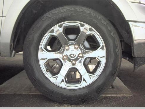 Used 2018 RAM 1500 Laramie w/ Convenience Group image 8