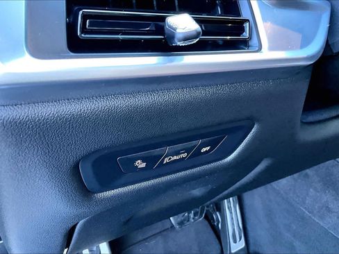 Used 2025 BMW X5 M60i AWD/4WD image 33