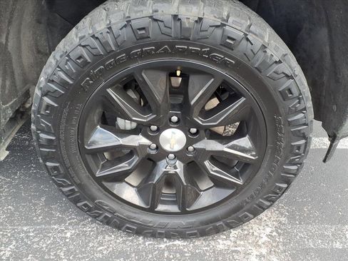 Used 2023 Chevrolet Silverado 1500 Custom image 8