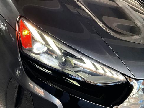 Used 2023 Audi RS e-tron GT image 27