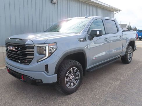 Used 2024 GMC Sierra 1500 AT4 w/ AT4 Premium Package image 8