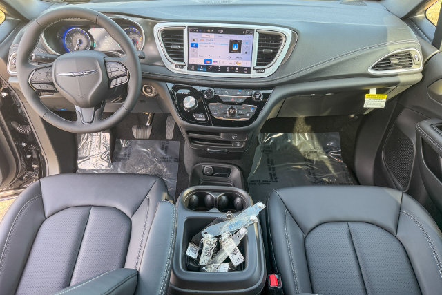 New 2026 Chrysler Pacifica Select AWD/4WD image 25