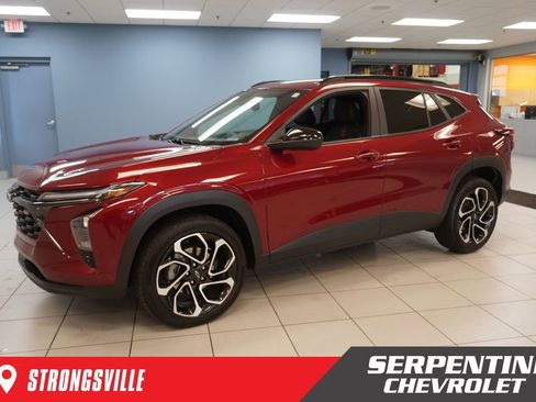 Used 2024 Chevrolet Trax RS w/ Driver Confidence Package image 1