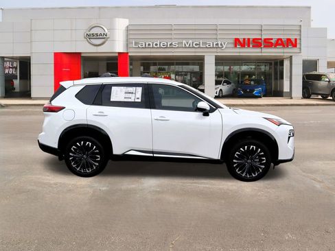 New 2026 Nissan Rogue Platinum w/ Platinum Premium Package AWD/4WD image 2