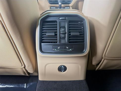 New 2026 Porsche Macan image 22