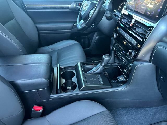 Used 2022 Lexus GX 460 w/ Black Line Special Edition AWD/4WD image 18