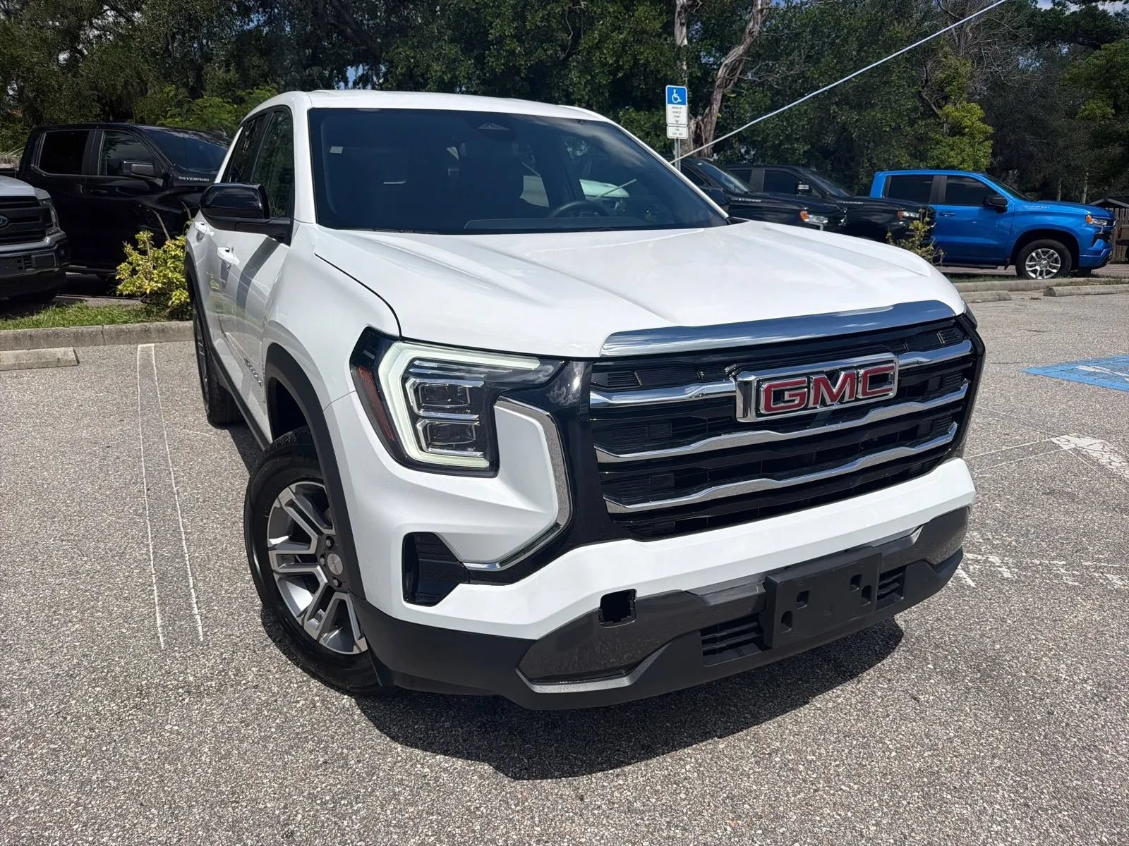 Used 2025 GMC Terrain Elevation FWD image 5