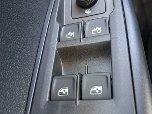 New 2026 Volkswagen Taos SE image 16