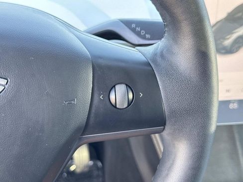 Used 2021 Tesla Model Y Long Range image 10