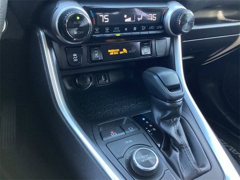 Used 2019 Toyota RAV4 XLE image 22