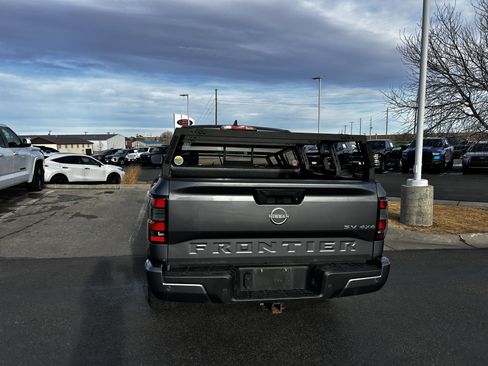 Used 2022 Nissan Frontier SV w/ Technology Package image 4